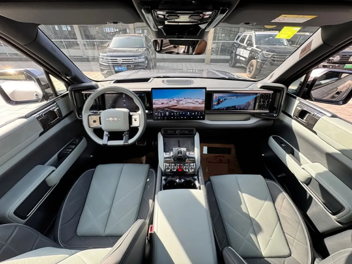 2025 FangChengBao Bao 5 1.5T 194HP L4 E-CVT PHEV 31.8KWH,autocango,china used car exporter,china ev exporter,chinese used car exporter,chinese used ev exporter