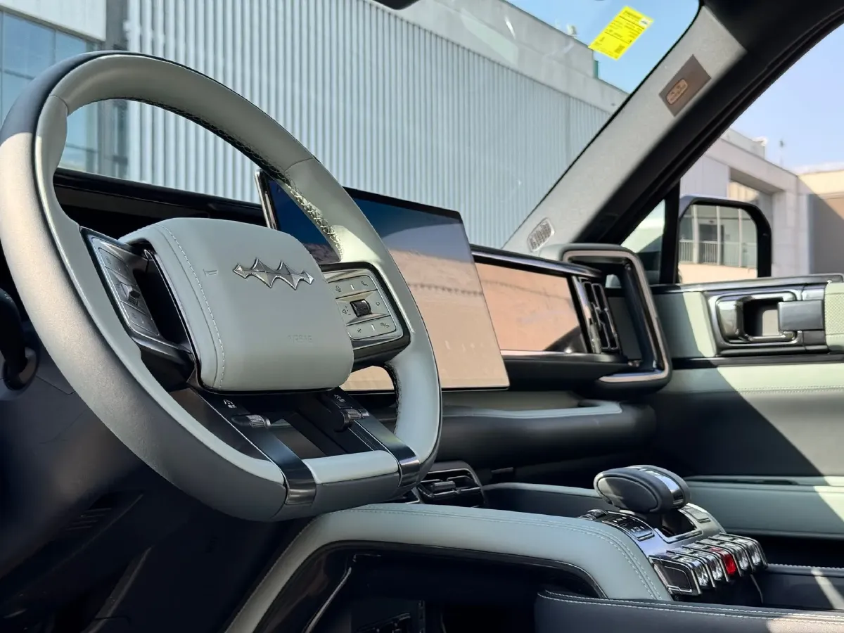 2025 FangChengBao Bao 5 1.5T 194HP L4 E-CVT PHEV 31.8KWH,autocango,china used car exporter,china ev exporter,chinese used car exporter,chinese used ev exporter