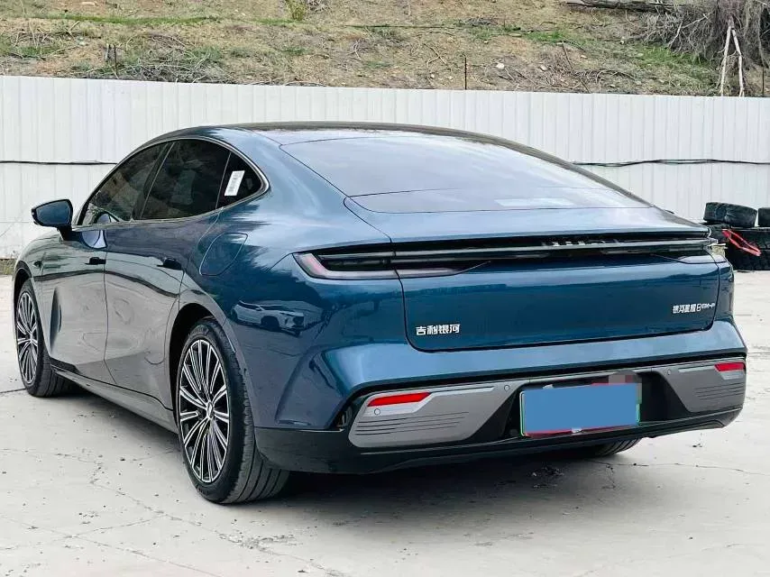 2025 Geely Galaxy Starshine 8 1.5T 163HP L4 3DHT PHEV 27.69KWH,autocango,china used car exporter,china ev exporter,chinese used car exporter,chinese used ev exporter