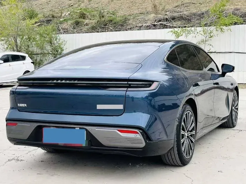 2025 Geely Galaxy Starshine 8 1.5T 163HP L4 3DHT PHEV 27.69KWH,autocango,china used car exporter,china ev exporter,chinese used car exporter,chinese used ev exporter
