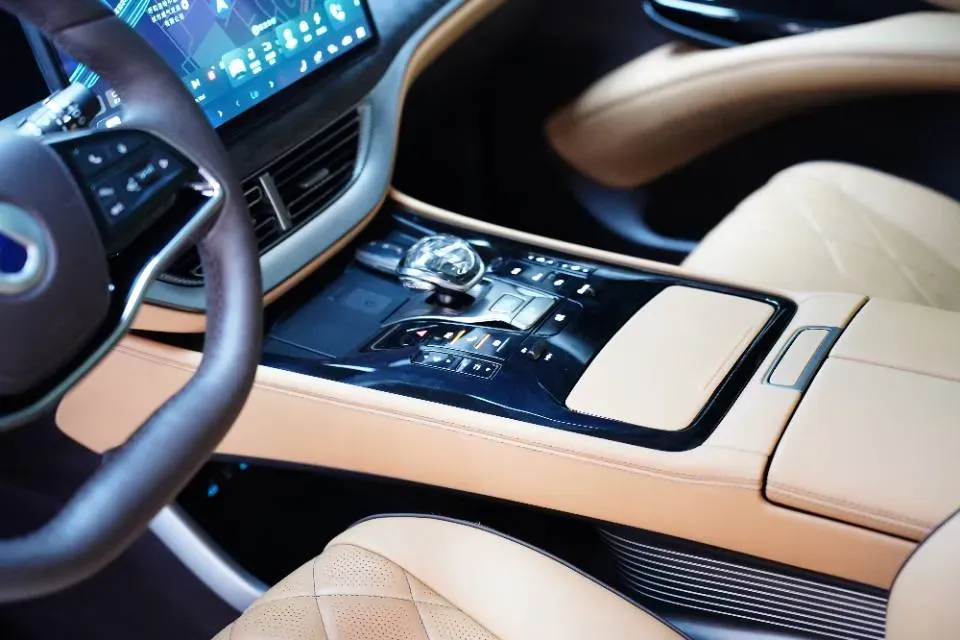 2024 Denza D9 1.5T 139HP L4 E-CVT PHEV 40KWH,autocango,china used car exporter,china ev exporter,chinese used car exporter,chinese used ev exporter