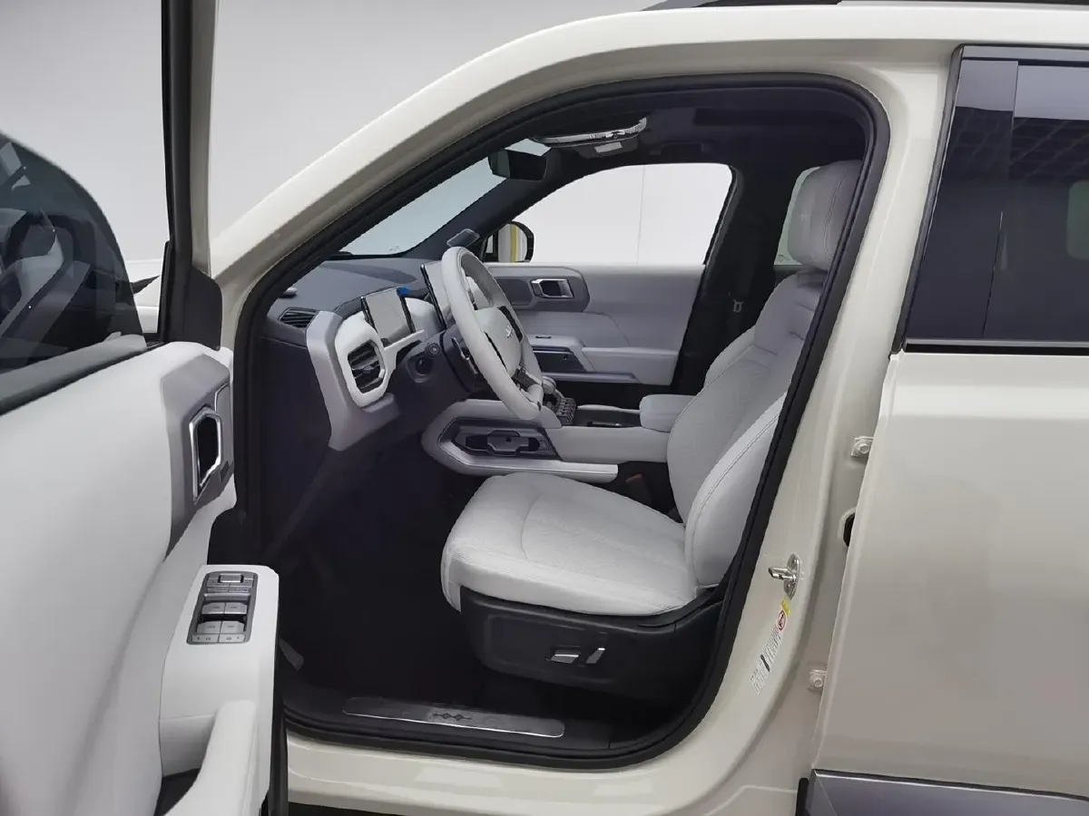 2025 FangChengBao Tai 3 BEV,autocango,china used car exporter,china ev exporter,chinese used car exporter,chinese used ev exporter