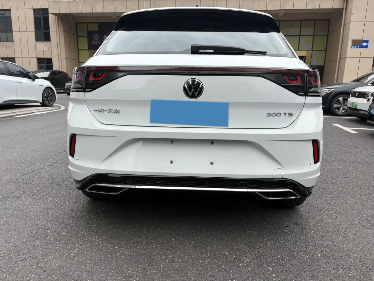 2024 Volkswagen T-Roc 1.5T 160HP L4 7DCT,autocango,china used car exporter,china ev exporter,chinese used car exporter,chinese used ev exporter