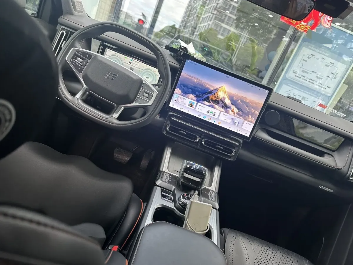 2025 MAXUS XinTu V70 2.0T 150HP L4 9AT,autocango,china used car exporter,china ev exporter,chinese used car exporter,chinese used ev exporter