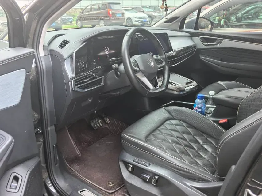 2023 Volkswagen Talagon 2.0T 220HP L4 7DCT,autocango,china used car exporter,china ev exporter,chinese used car exporter,chinese used ev exporter