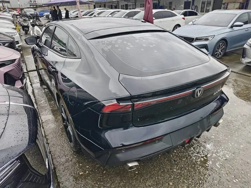 2022 ChangAn UNI-V 1.5T 188HP L4 7DCT,autocango,china used car exporter,china ev exporter,chinese used car exporter,chinese used ev exporter