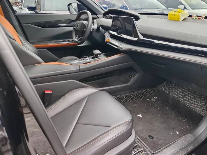 2022 ChangAn UNI-V 1.5T 188HP L4 7DCT,autocango,china used car exporter,china ev exporter,chinese used car exporter,chinese used ev exporter