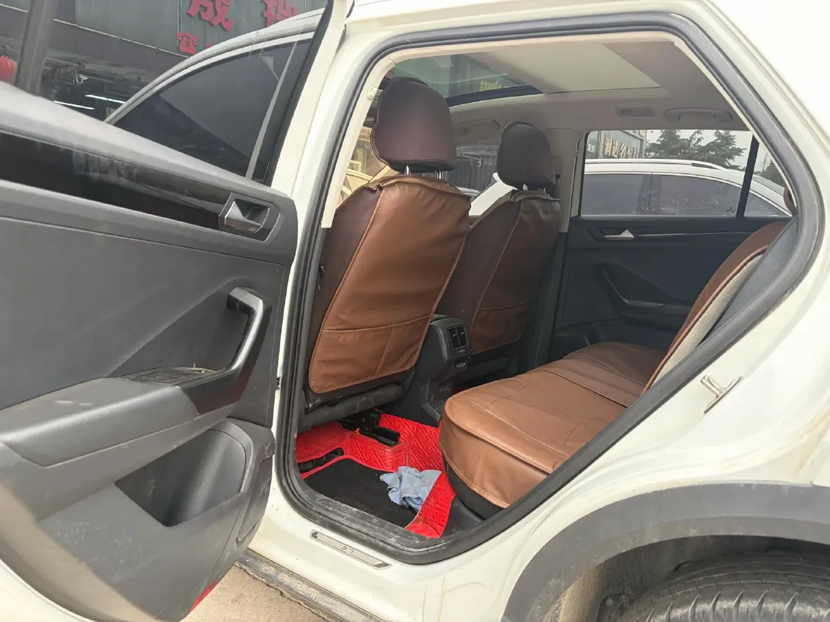 2021 Volkswagen T-Roc 1.4T 150HP L4 7DCT,autocango,china used car exporter,china ev exporter,chinese used car exporter,chinese used ev exporter