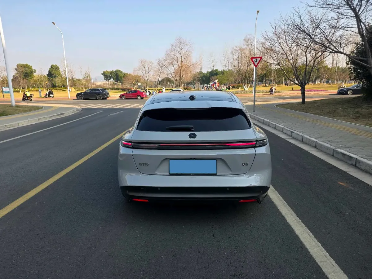 2024 NIO ET5T BEV 75KWH,autocango,china used car exporter,china ev exporter,chinese used car exporter,chinese used ev exporter