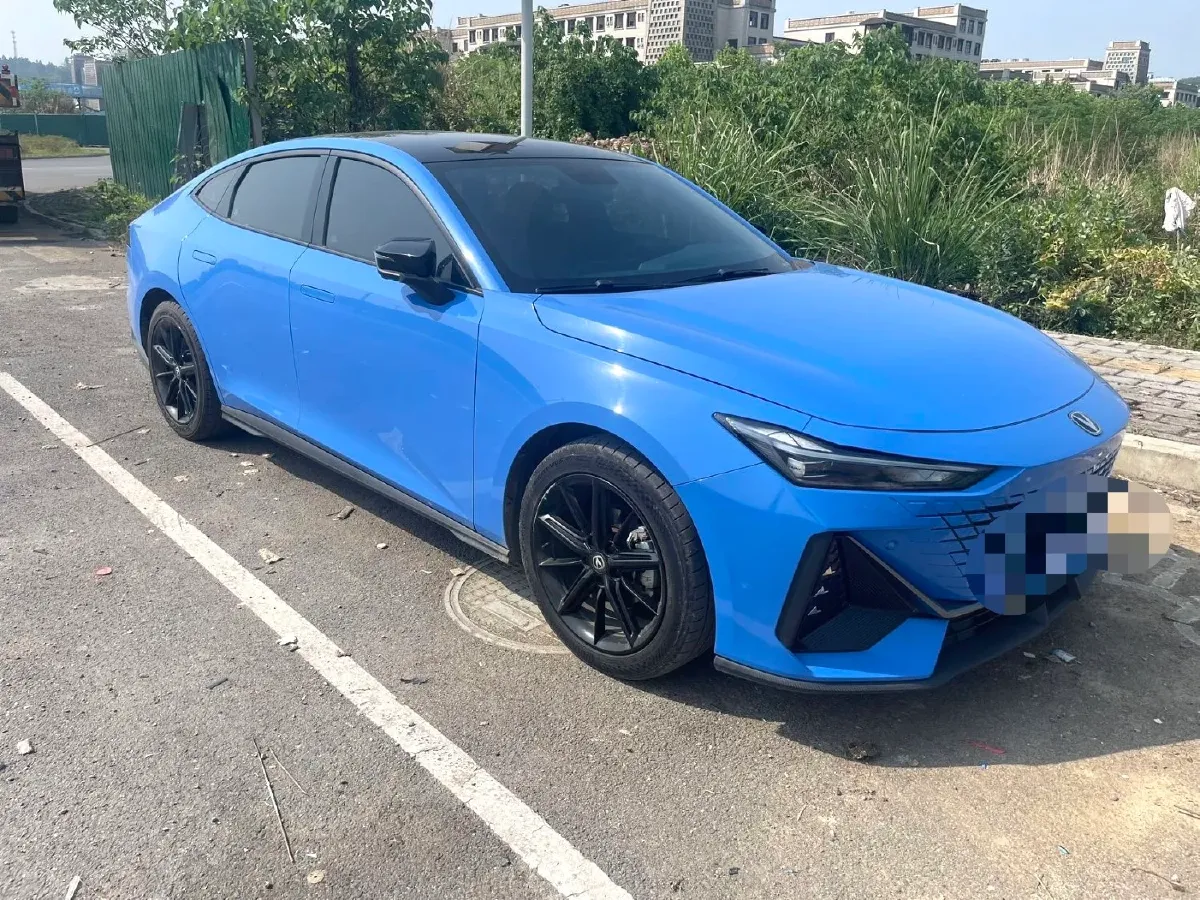 2022 ChangAn UNI-V 1.5T 188HP L4 7DCT,autocango,china used car exporter,china ev exporter,chinese used car exporter,chinese used ev exporter