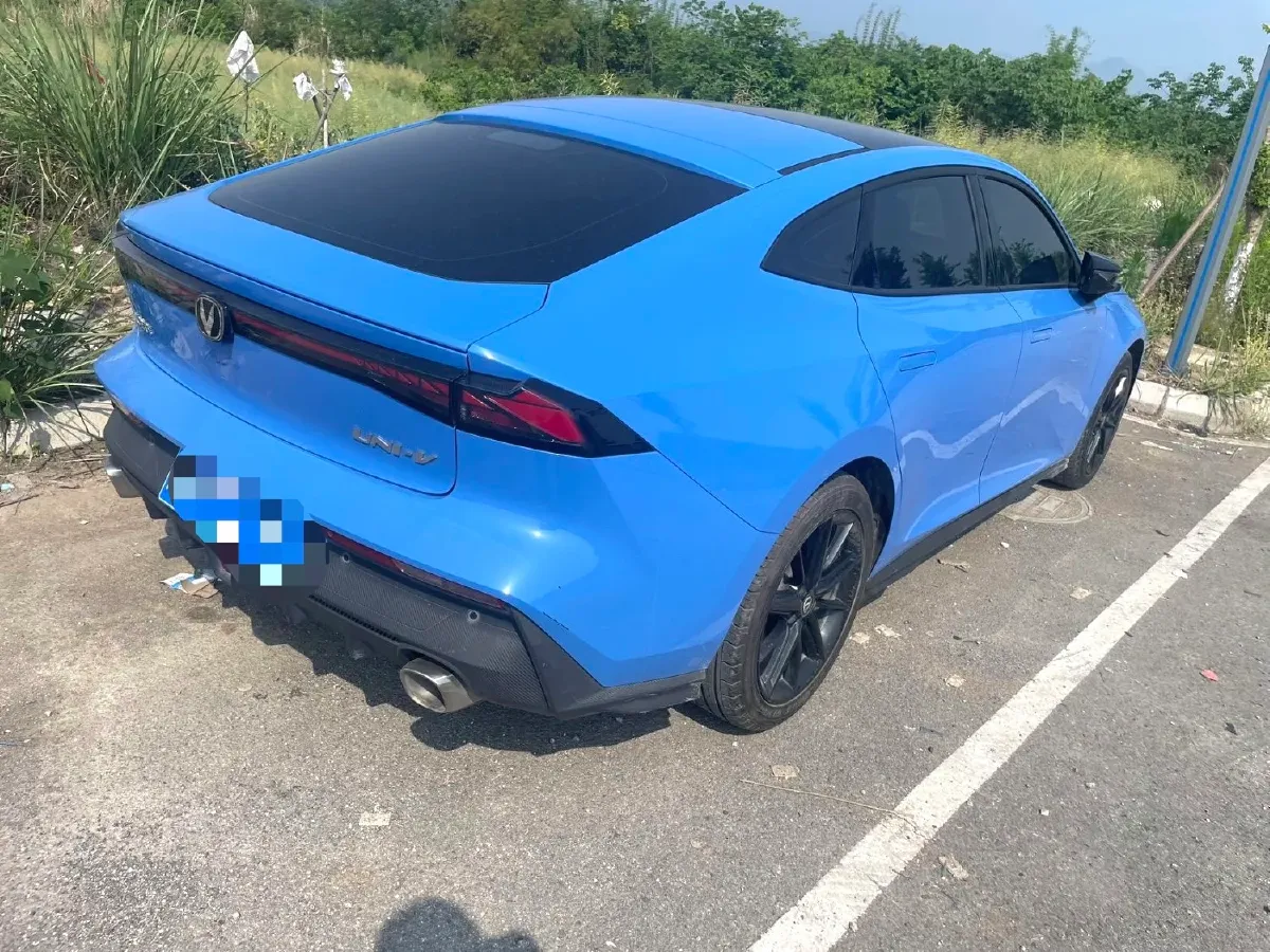 2022 ChangAn UNI-V 1.5T 188HP L4 7DCT,autocango,china used car exporter,china ev exporter,chinese used car exporter,chinese used ev exporter