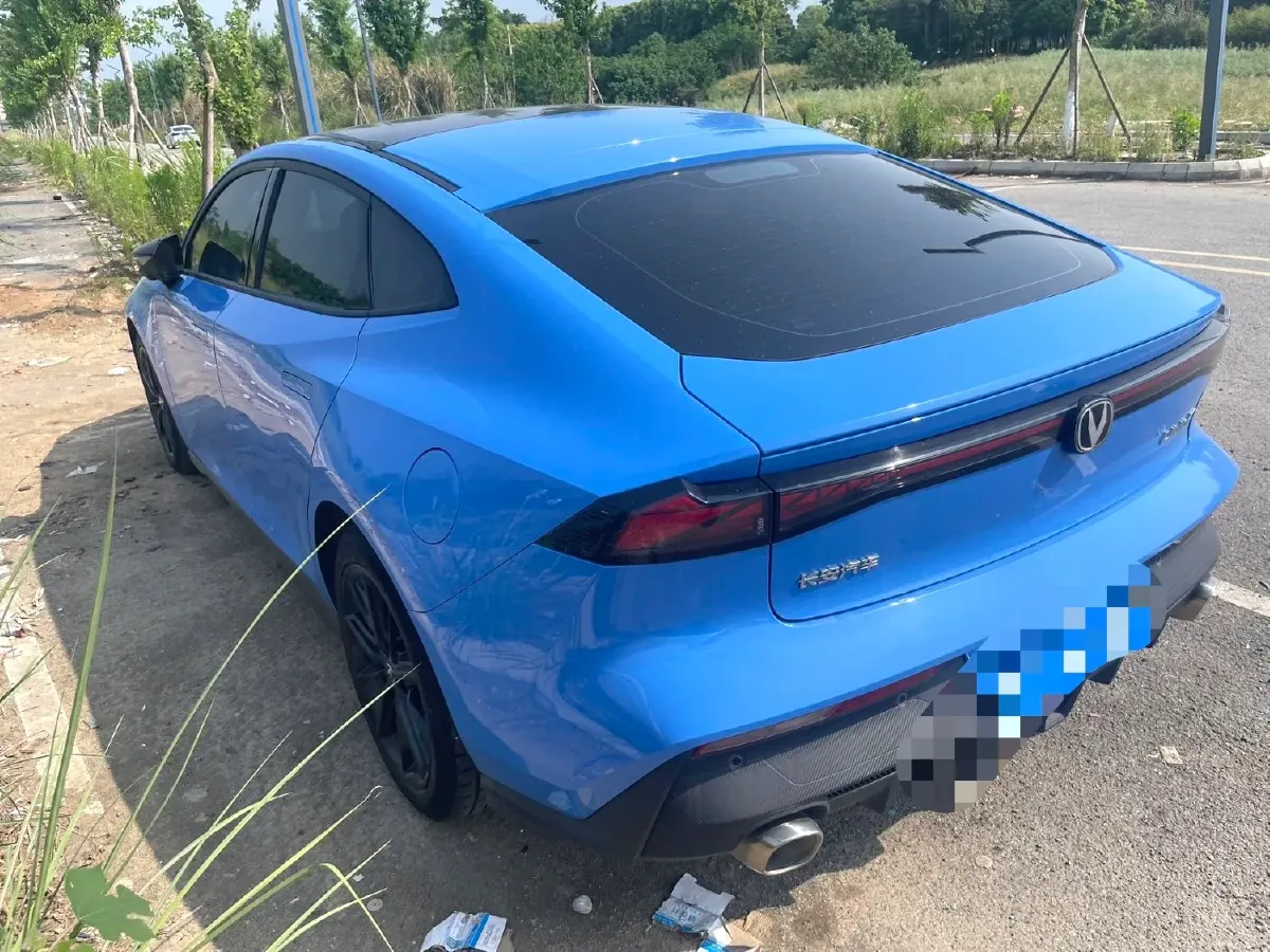 2022 ChangAn UNI-V 1.5T 188HP L4 7DCT,autocango,china used car exporter,china ev exporter,chinese used car exporter,chinese used ev exporter