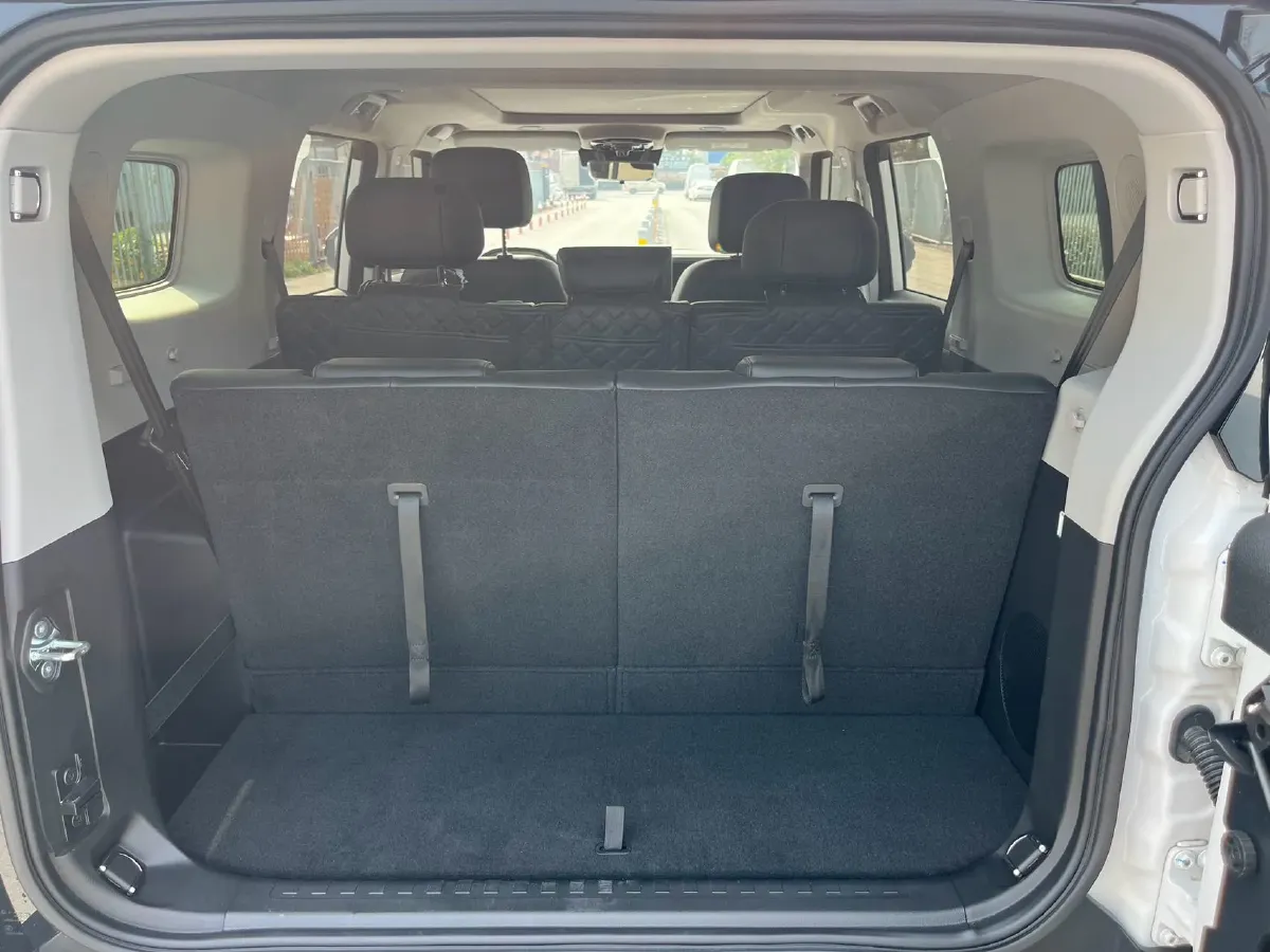 2025 Jetour ShanHai TravellerC-DM 1.5T 156HP L4 3DHT PHEV,autocango,china used car exporter,china ev exporter,chinese used car exporter,chinese used ev exporter