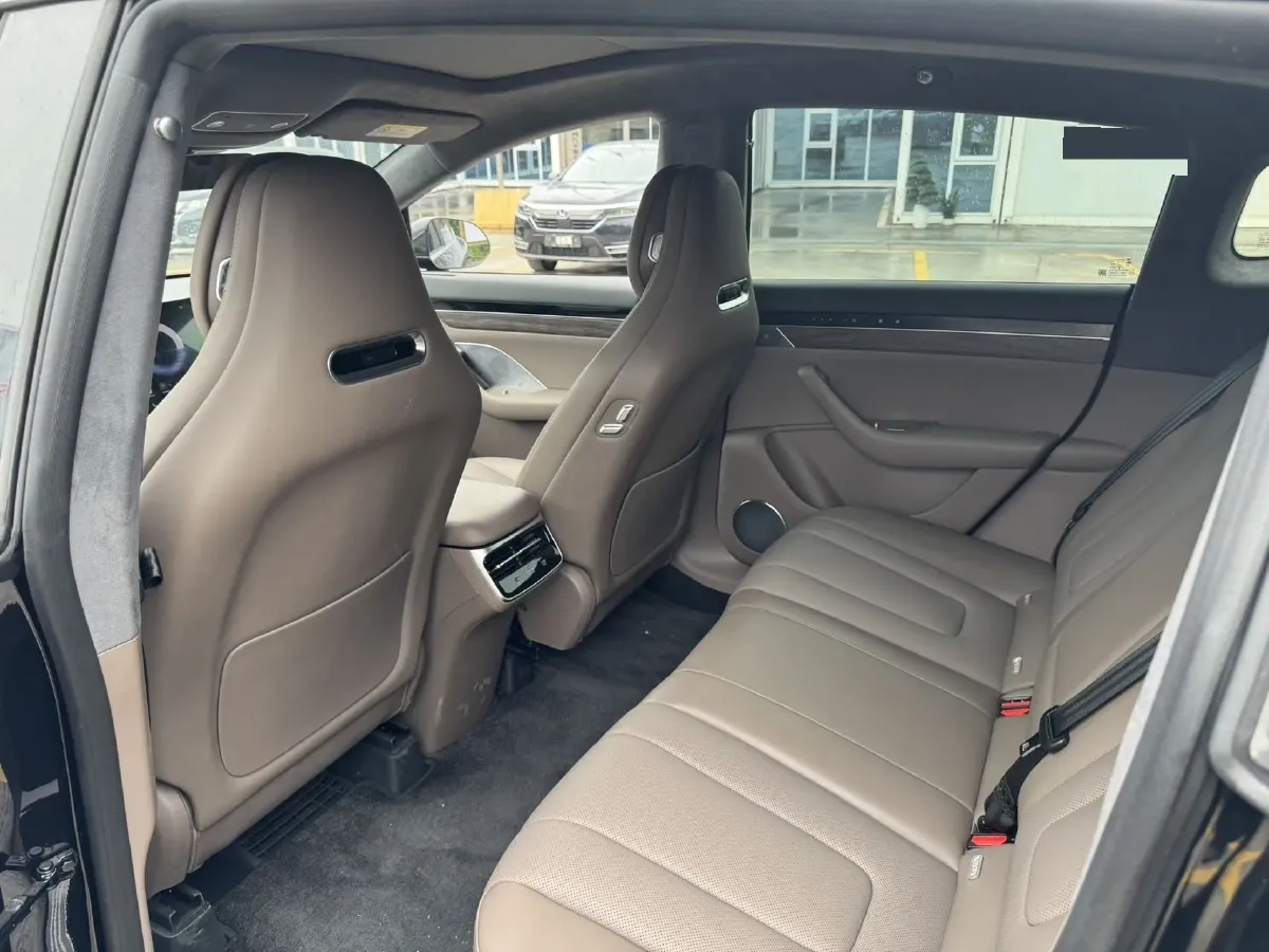 2025 Luxeed R7 REEV 156HP REEV 37KWH,autocango,china used car exporter,china ev exporter,chinese used car exporter,chinese used ev exporter