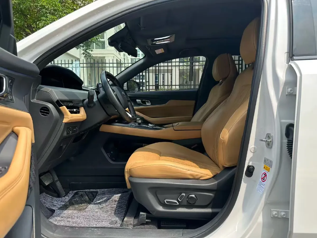 2021 ChangAn UNI-K 2.0T 233HP L4 8AT,autocango,china used car exporter,china ev exporter,chinese used car exporter,chinese used ev exporter