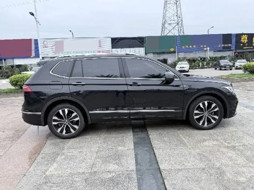 2024 Volkswagen Tiguan L 2.0T 186HP L4 7DCT,autocango,china used car exporter,china ev exporter,chinese used car exporter,chinese used ev exporter