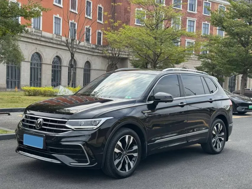 2024 Volkswagen Tiguan L 2.0T 186HP L4 7DCT,autocango,china used car exporter,china ev exporter,chinese used car exporter,chinese used ev exporter