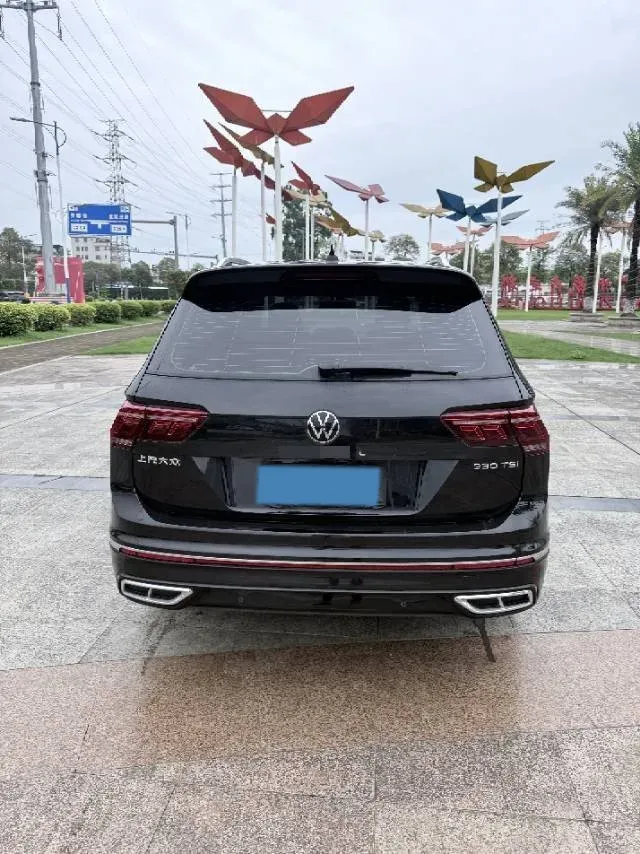 2024 Volkswagen Tiguan L 2.0T 186HP L4 7DCT,autocango,china used car exporter,china ev exporter,chinese used car exporter,chinese used ev exporter