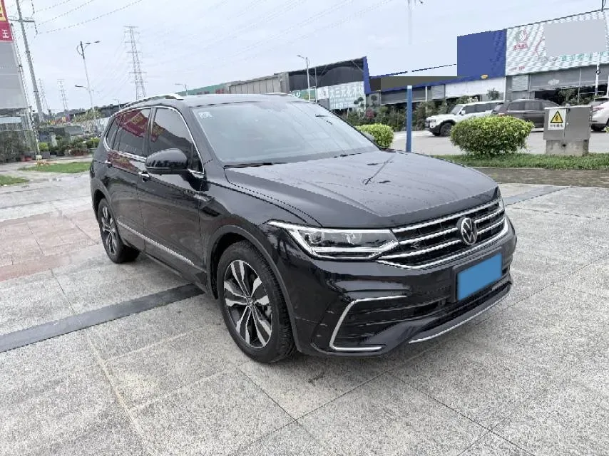 2024 Volkswagen Tiguan L 2.0T 186HP L4 7DCT,autocango,china used car exporter,china ev exporter,chinese used car exporter,chinese used ev exporter
