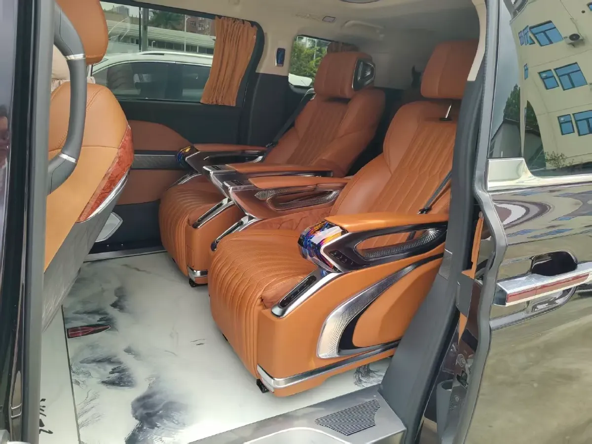 2023 HongQi HQ9 2.0T 252HP L4 8AT,autocango,china used car exporter,china ev exporter,chinese used car exporter,chinese used ev exporter