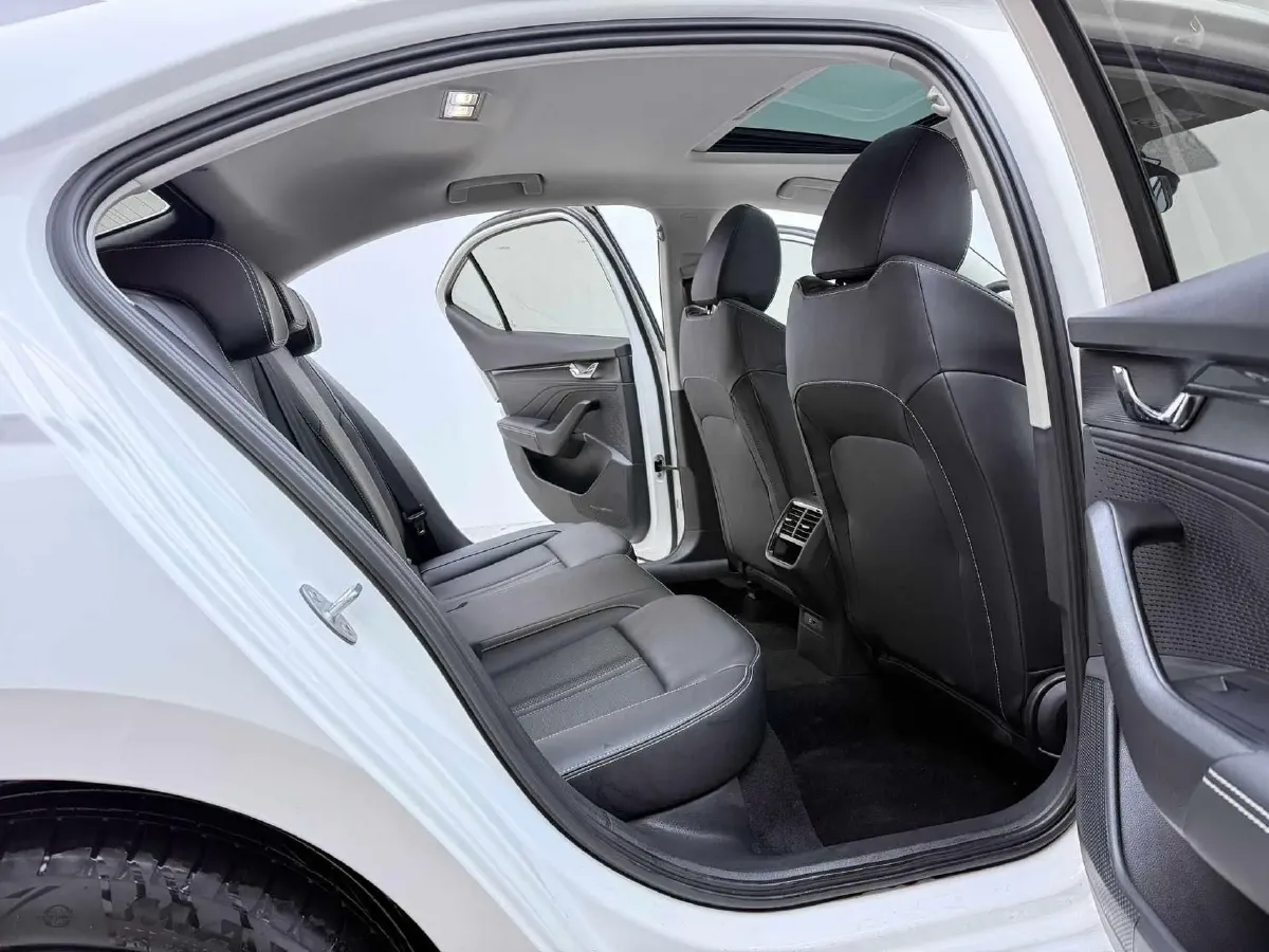 2021 Skoda Octavia 1.4T 150HP L4 7DCT,autocango,china used car exporter,china ev exporter,chinese used car exporter,chinese used ev exporter