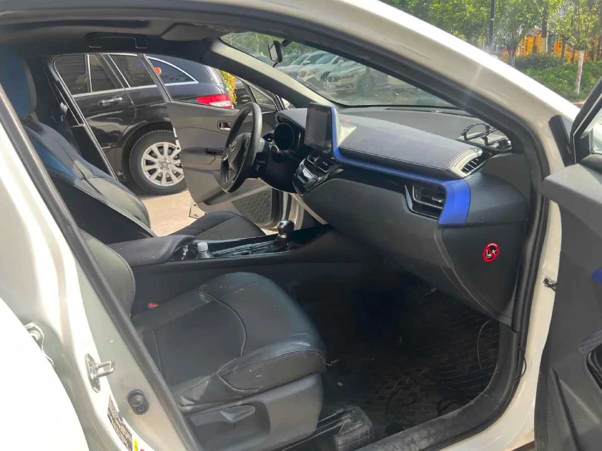 2018 Toyota C-HR 2.0L 171HP L4 CVT,autocango,china used car exporter,china ev exporter,chinese used car exporter,chinese used ev exporter