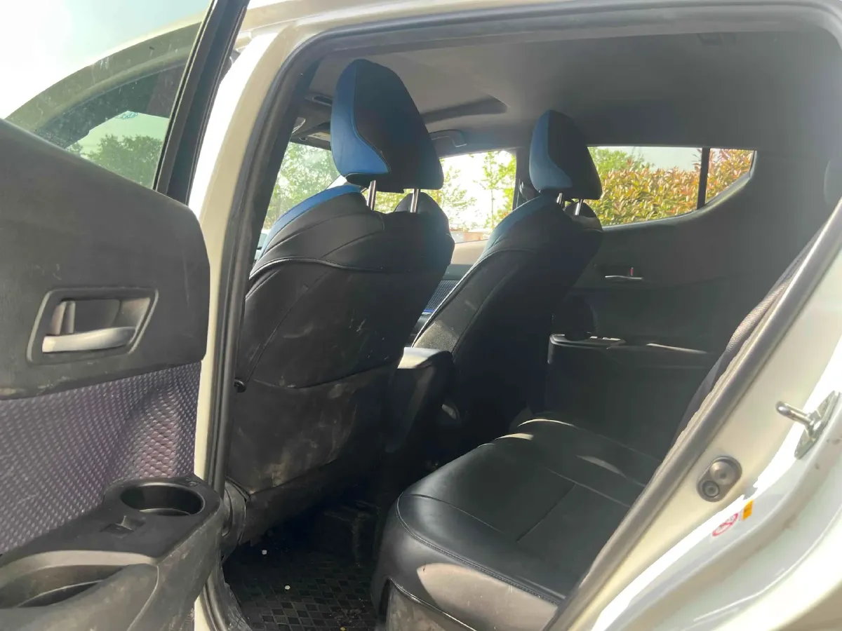 2018 Toyota C-HR 2.0L 171HP L4 CVT,autocango,china used car exporter,china ev exporter,chinese used car exporter,chinese used ev exporter