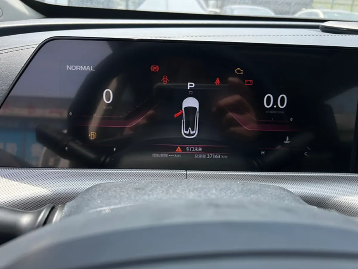 2020 ChangAn UNI-T 1.5T 180HP L4 7DCT,autocango,china used car exporter,china ev exporter,chinese used car exporter,chinese used ev exporter