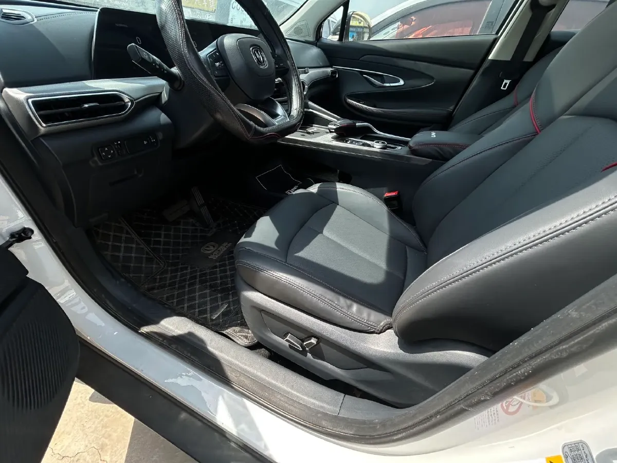 2020 ChangAn UNI-T 1.5T 180HP L4 7DCT,autocango,china used car exporter,china ev exporter,chinese used car exporter,chinese used ev exporter