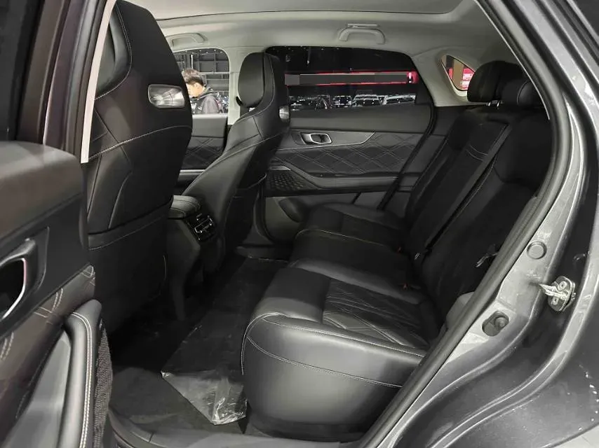 2024 ChangAn UNI-K 2.0T 233HP L4 8AT,autocango,china used car exporter,china ev exporter,chinese used car exporter,chinese used ev exporter