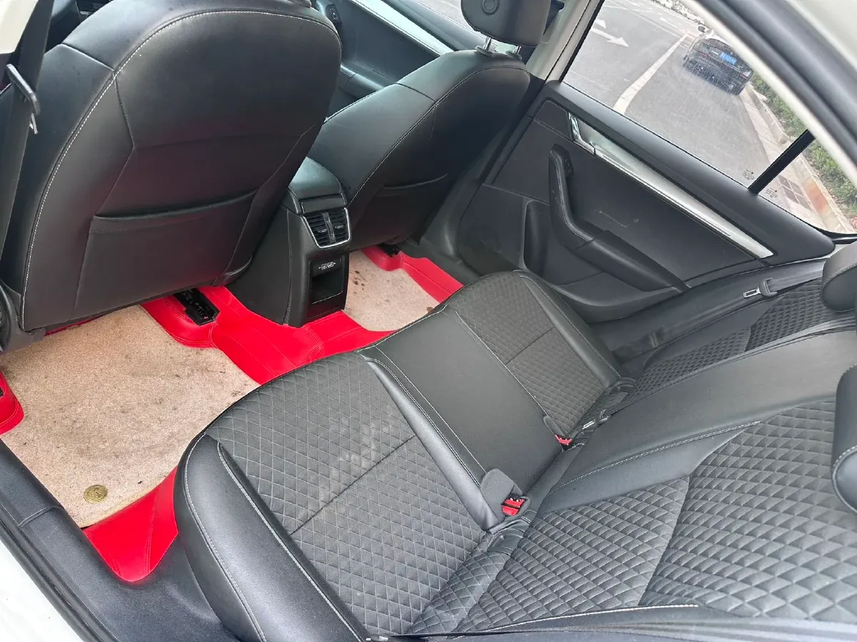 2019 Skoda Octavia 1.5L 116HP L4 5MT,autocango,china used car exporter,china ev exporter,chinese used car exporter,chinese used ev exporter