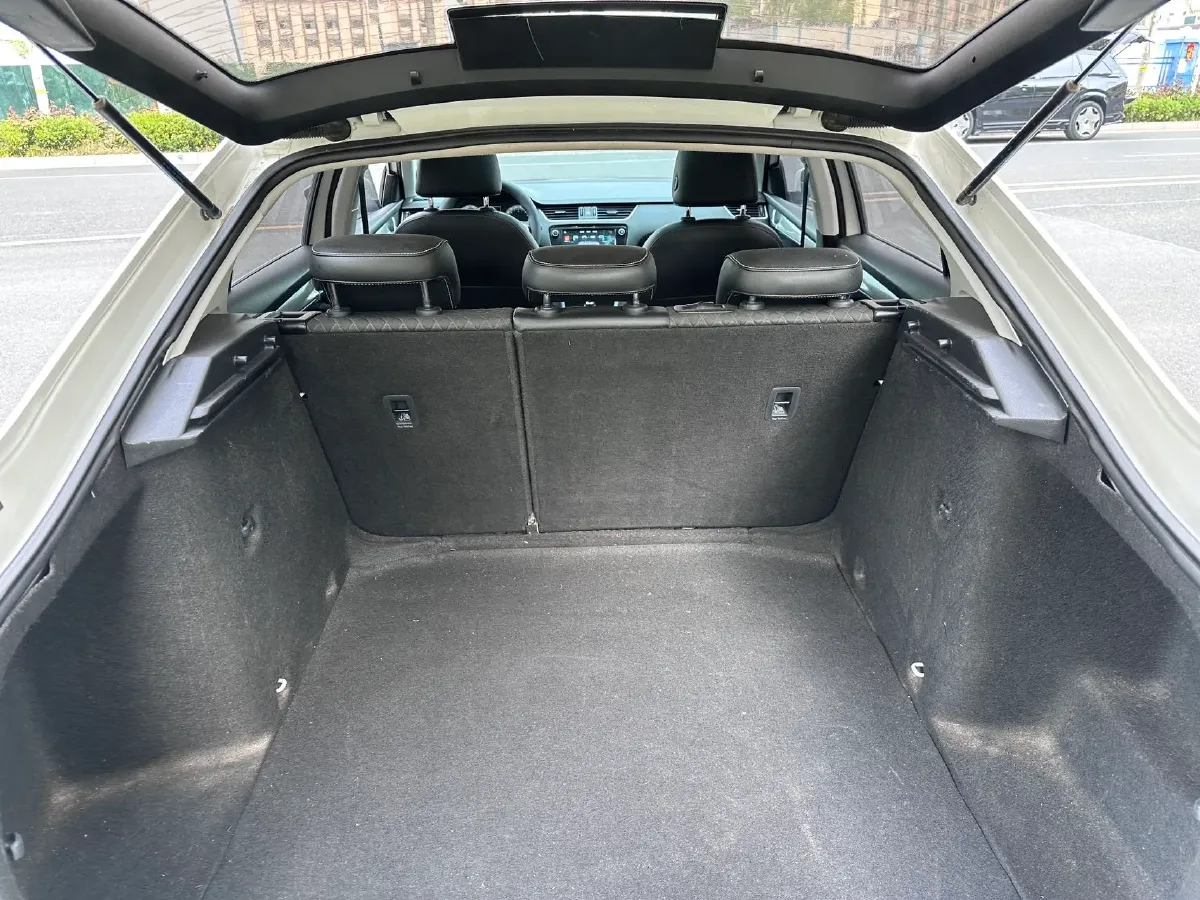 2019 Skoda Octavia 1.5L 116HP L4 5MT,autocango,china used car exporter,china ev exporter,chinese used car exporter,chinese used ev exporter