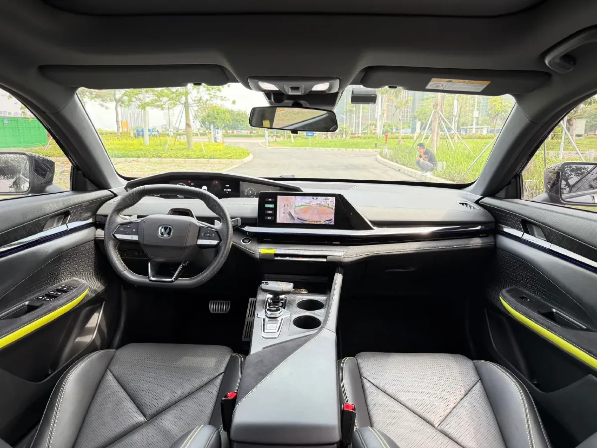 2023 ChangAn UNI-V 1.5T 188HP L4 7DCT,autocango,china used car exporter,china ev exporter,chinese used car exporter,chinese used ev exporter