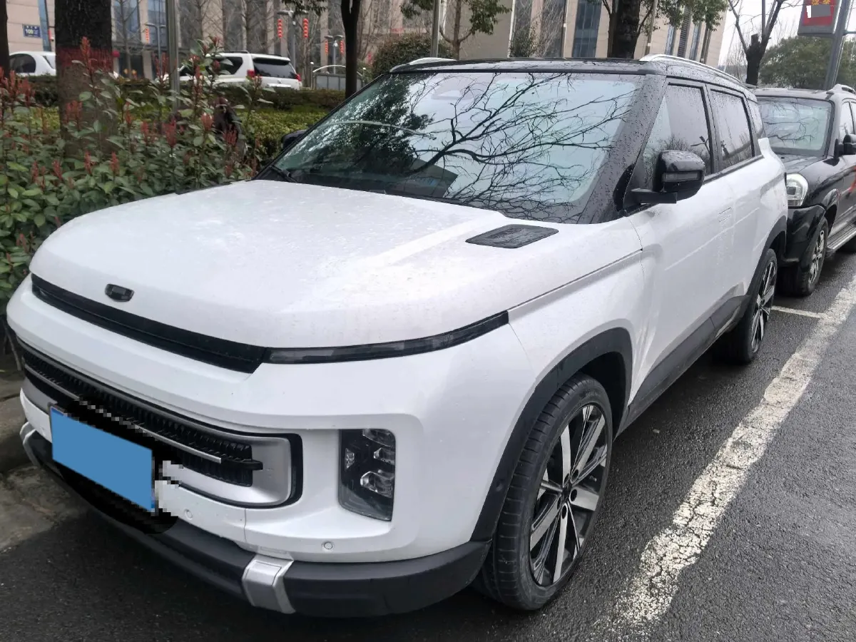 2023 Geely ICON 1.5T 181HP L4 7DCT,autocango,china used car exporter,china ev exporter,chinese used car exporter,chinese used ev exporter