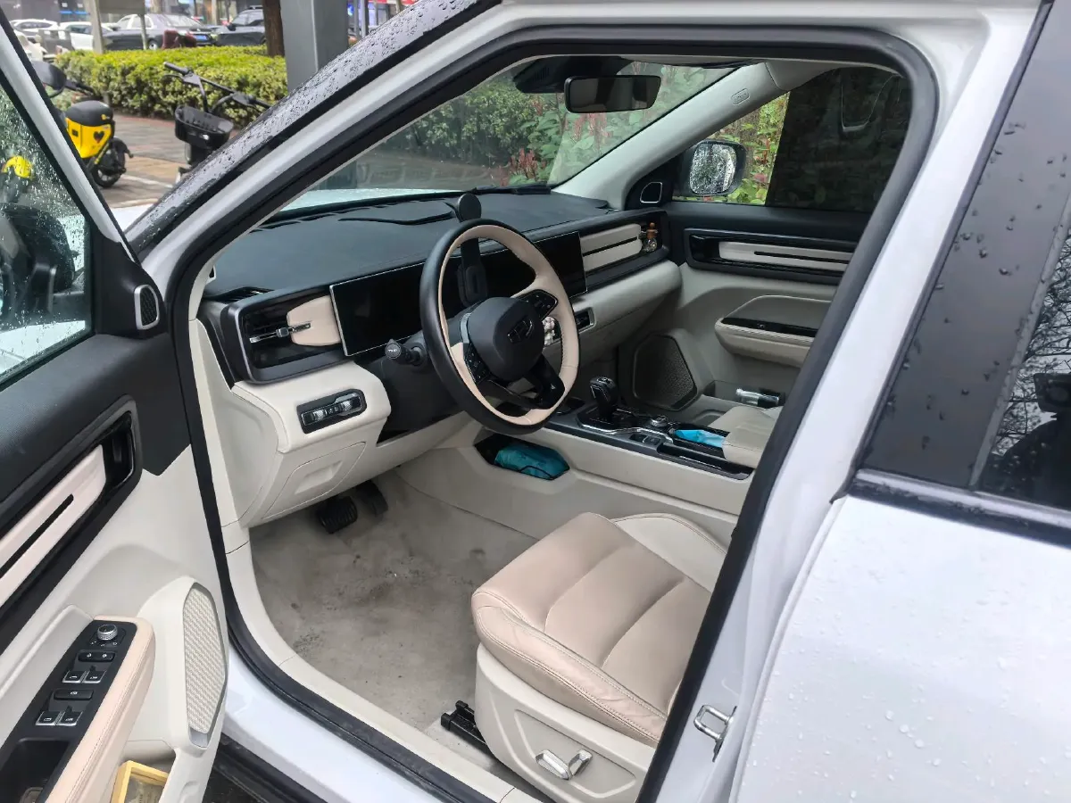 2023 Geely ICON 1.5T 181HP L4 7DCT,autocango,china used car exporter,china ev exporter,chinese used car exporter,chinese used ev exporter