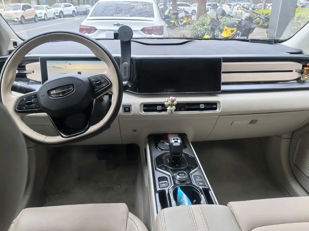 2023 Geely ICON 1.5T 181HP L4 7DCT,autocango,china used car exporter,china ev exporter,chinese used car exporter,chinese used ev exporter