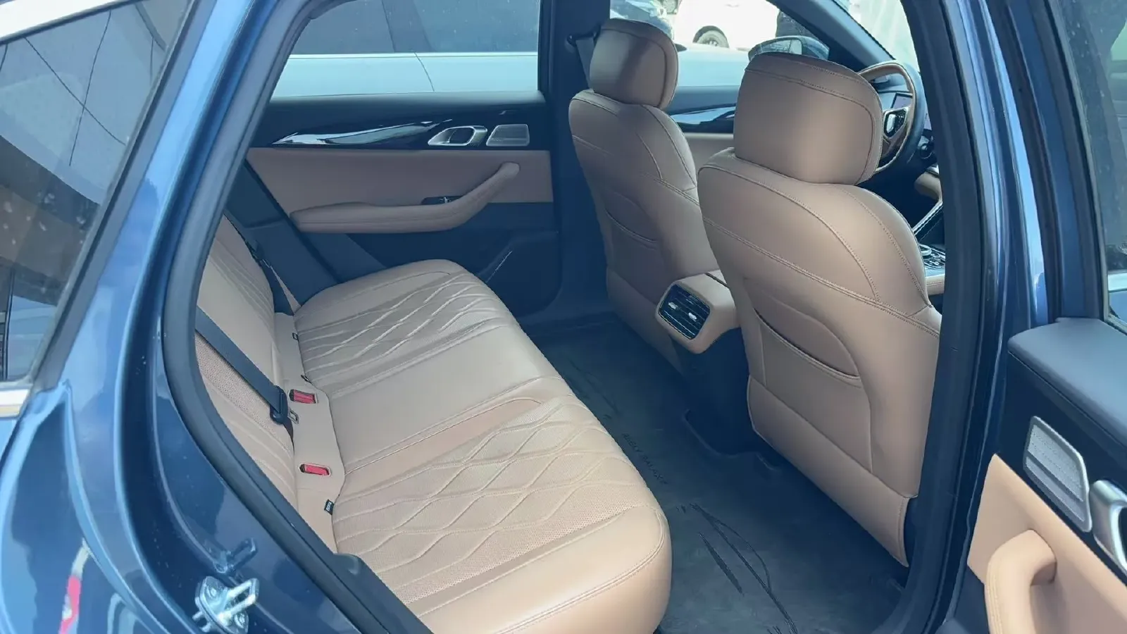 2025 Geely Galaxy A7 1.5L 112HP L4 1DHT PHEV,autocango,china used car exporter,china ev exporter,chinese used car exporter,chinese used ev exporter