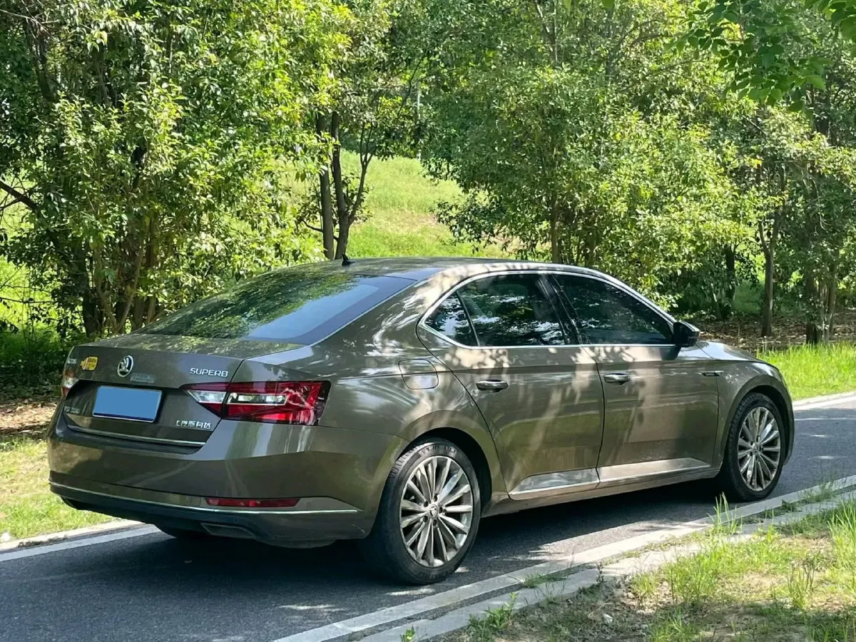 2018 Skoda Kodiak 1.8T 180HP L4 7DCT,autocango,china used car exporter,china ev exporter,chinese used car exporter,chinese used ev exporter