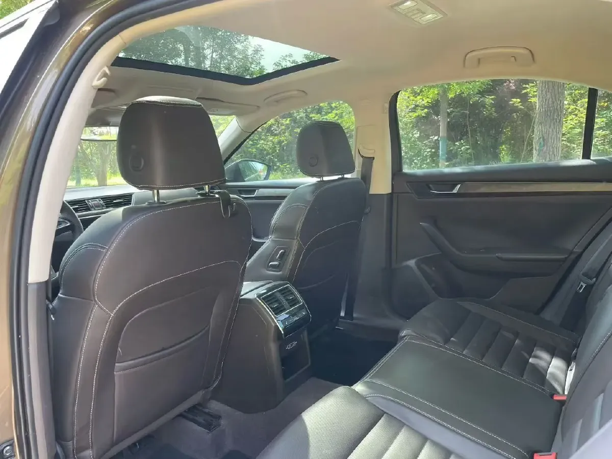 2018 Skoda Kodiak 1.8T 180HP L4 7DCT,autocango,china used car exporter,china ev exporter,chinese used car exporter,chinese used ev exporter