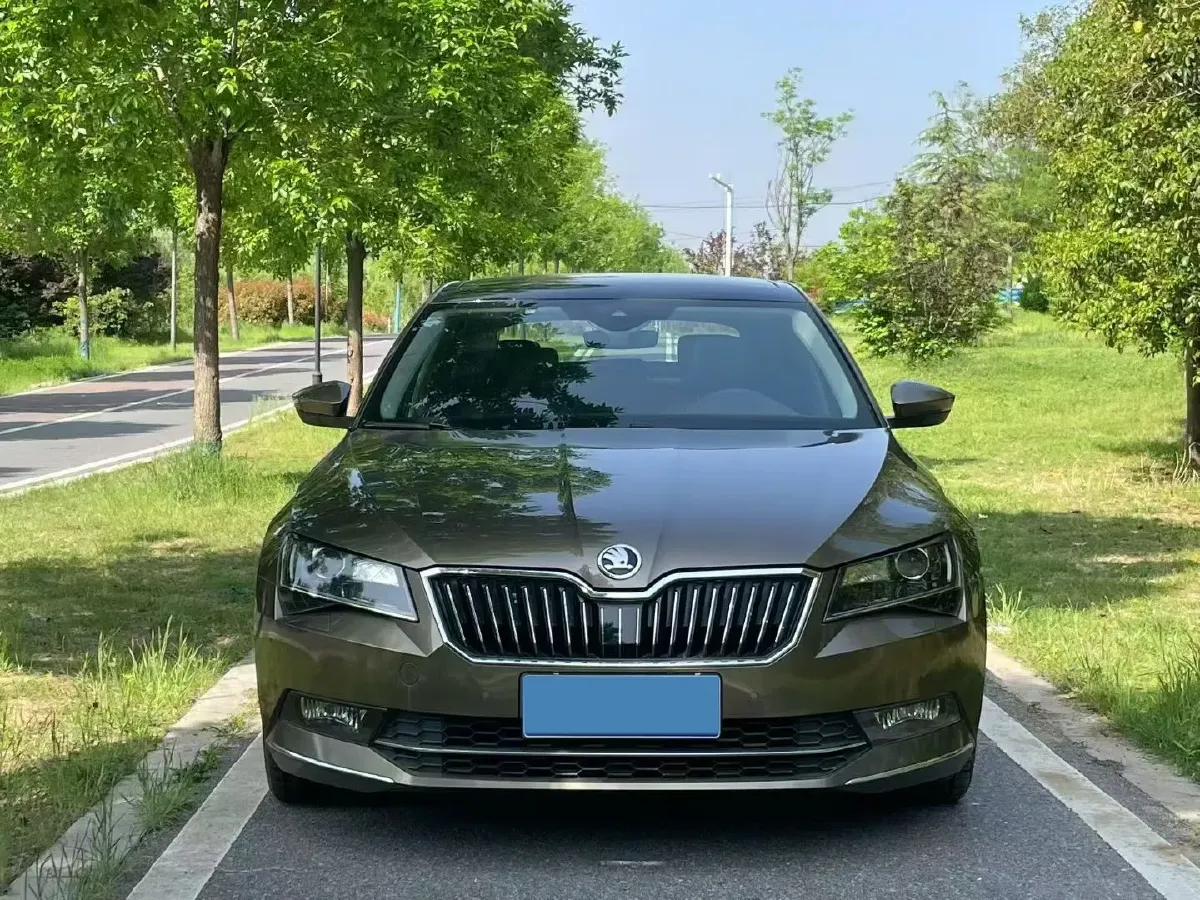 2018 Skoda Kodiak 1.8T 180HP L4 7DCT,autocango,china used car exporter,china ev exporter,chinese used car exporter,chinese used ev exporter