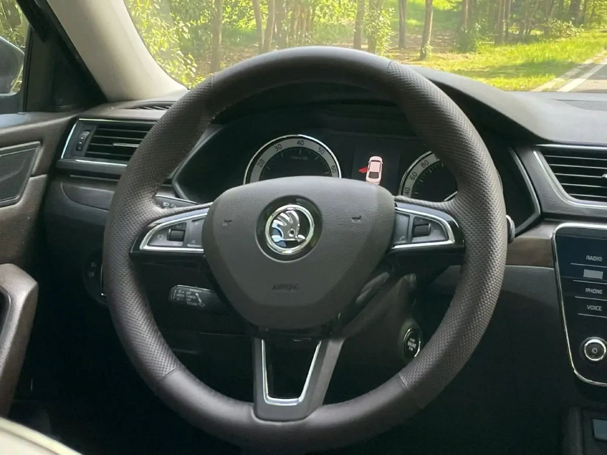 2018 Skoda Kodiak 1.8T 180HP L4 7DCT,autocango,china used car exporter,china ev exporter,chinese used car exporter,chinese used ev exporter