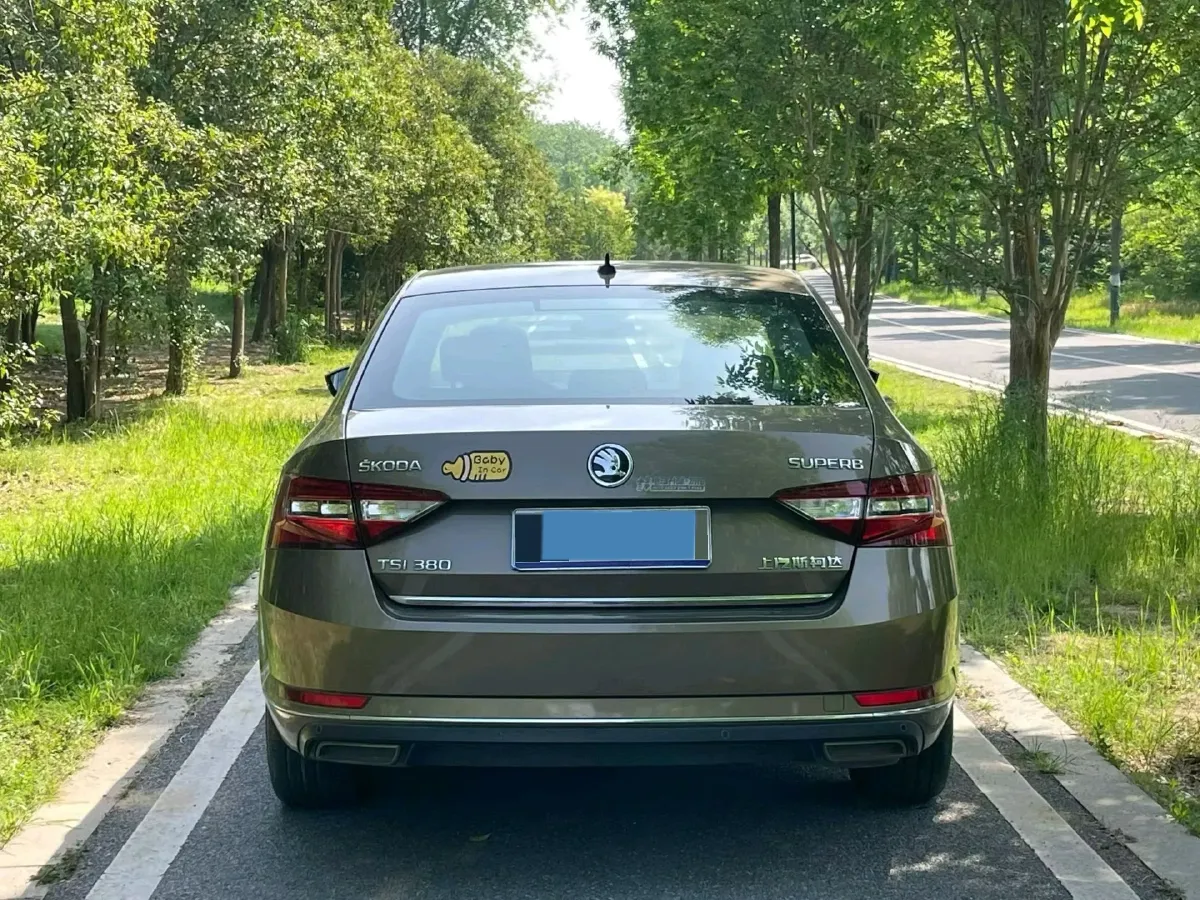 2018 Skoda Kodiak 1.8T 180HP L4 7DCT,autocango,china used car exporter,china ev exporter,chinese used car exporter,chinese used ev exporter