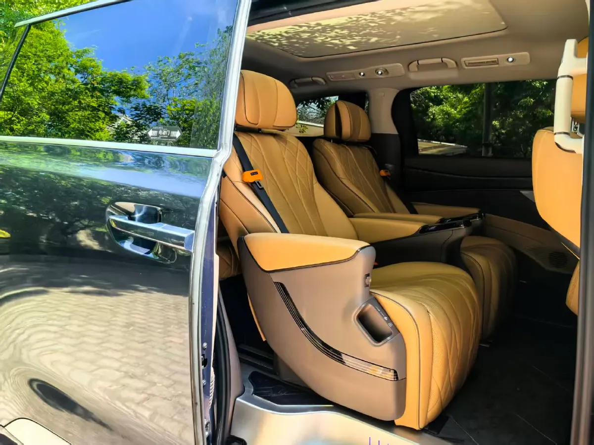 2022 HongQi HS7 3.0T 337HP V6 8AT,autocango,china used car exporter,china ev exporter,chinese used car exporter,chinese used ev exporter