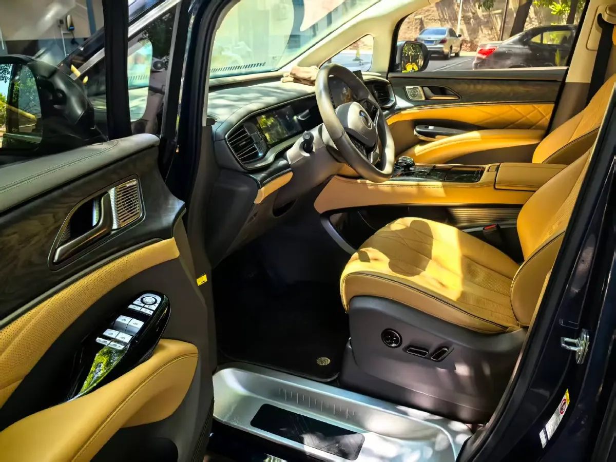 2022 HongQi HS7 3.0T 337HP V6 8AT,autocango,china used car exporter,china ev exporter,chinese used car exporter,chinese used ev exporter