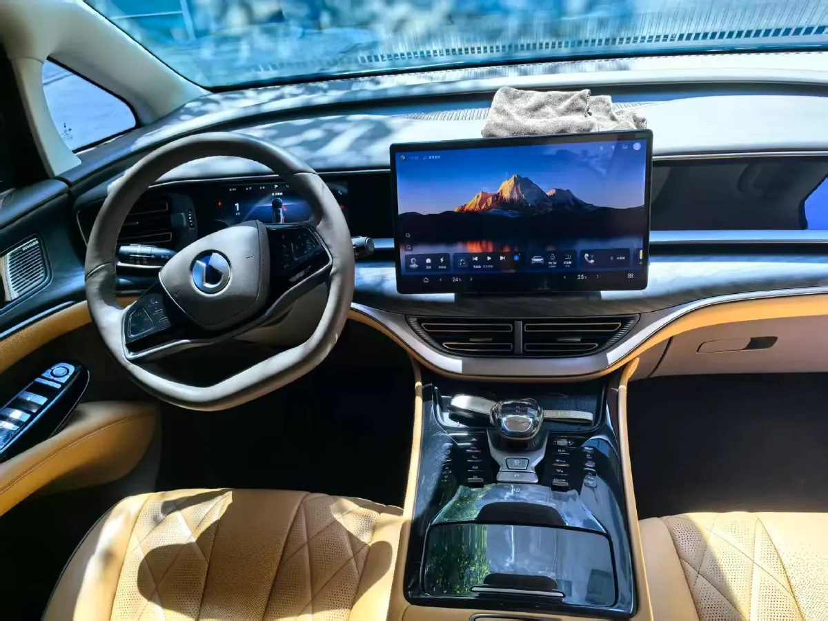 2022 HongQi HS7 3.0T 337HP V6 8AT,autocango,china used car exporter,china ev exporter,chinese used car exporter,chinese used ev exporter