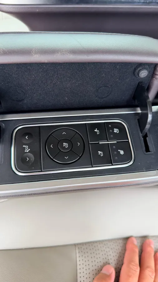 2021 Toyota Highlander 2.0T 220HP L4 6AT,autocango,china used car exporter,china ev exporter,chinese used car exporter,chinese used ev exporter