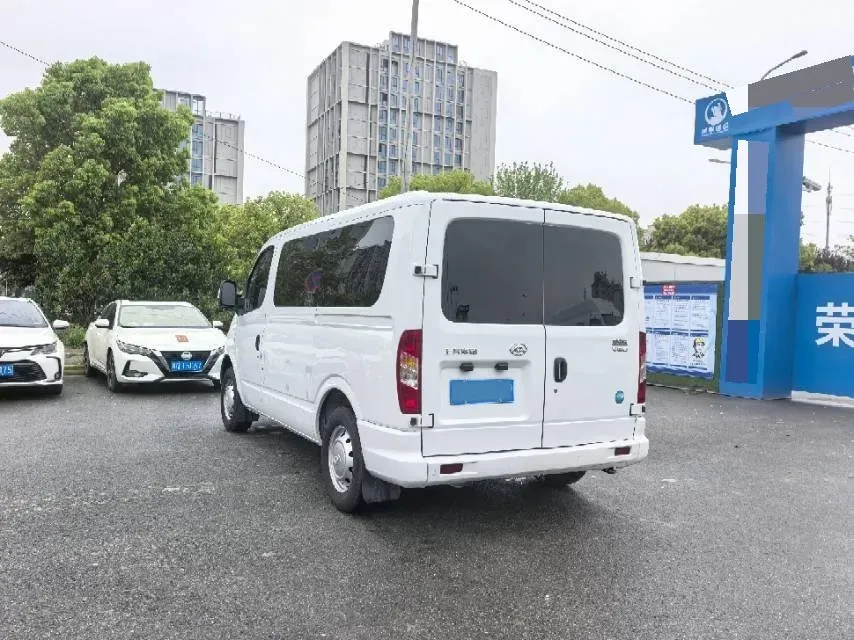 2021 MAXUS XinTu V80 2.0T 139HP L4 6MT,autocango,china used car exporter,china ev exporter,chinese used car exporter,chinese used ev exporter