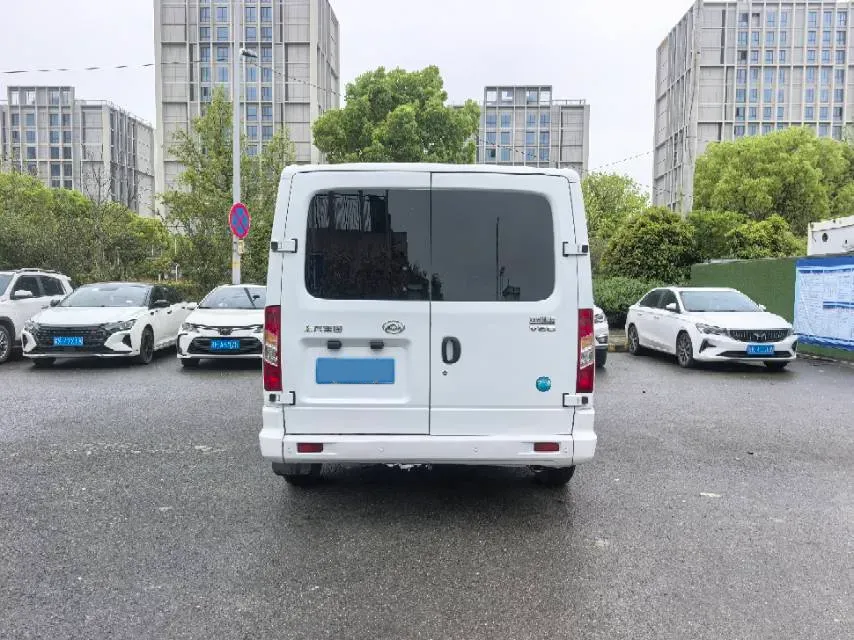 2021 MAXUS XinTu V80 2.0T 139HP L4 6MT,autocango,china used car exporter,china ev exporter,chinese used car exporter,chinese used ev exporter