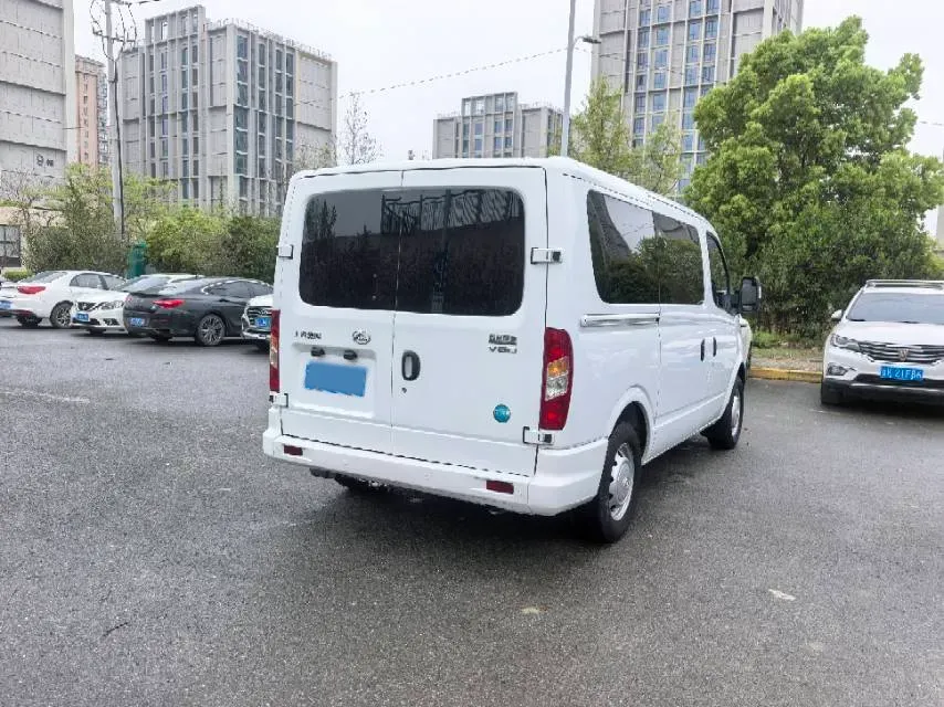 2021 MAXUS XinTu V80 2.0T 139HP L4 6MT,autocango,china used car exporter,china ev exporter,chinese used car exporter,chinese used ev exporter