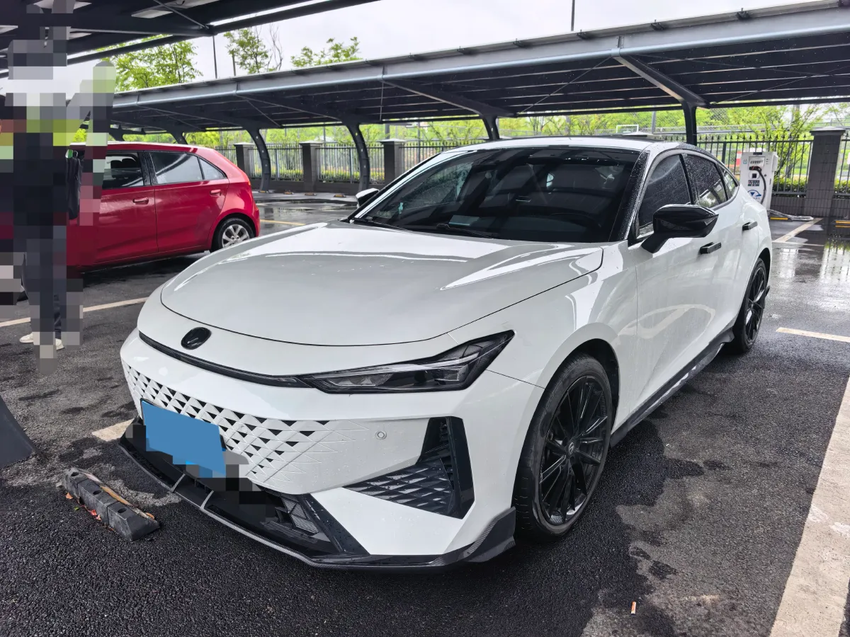 2024 ChangAn UNI-V 1.5T 188HP L4 7DCT,autocango,china used car exporter,china ev exporter,chinese used car exporter,chinese used ev exporter